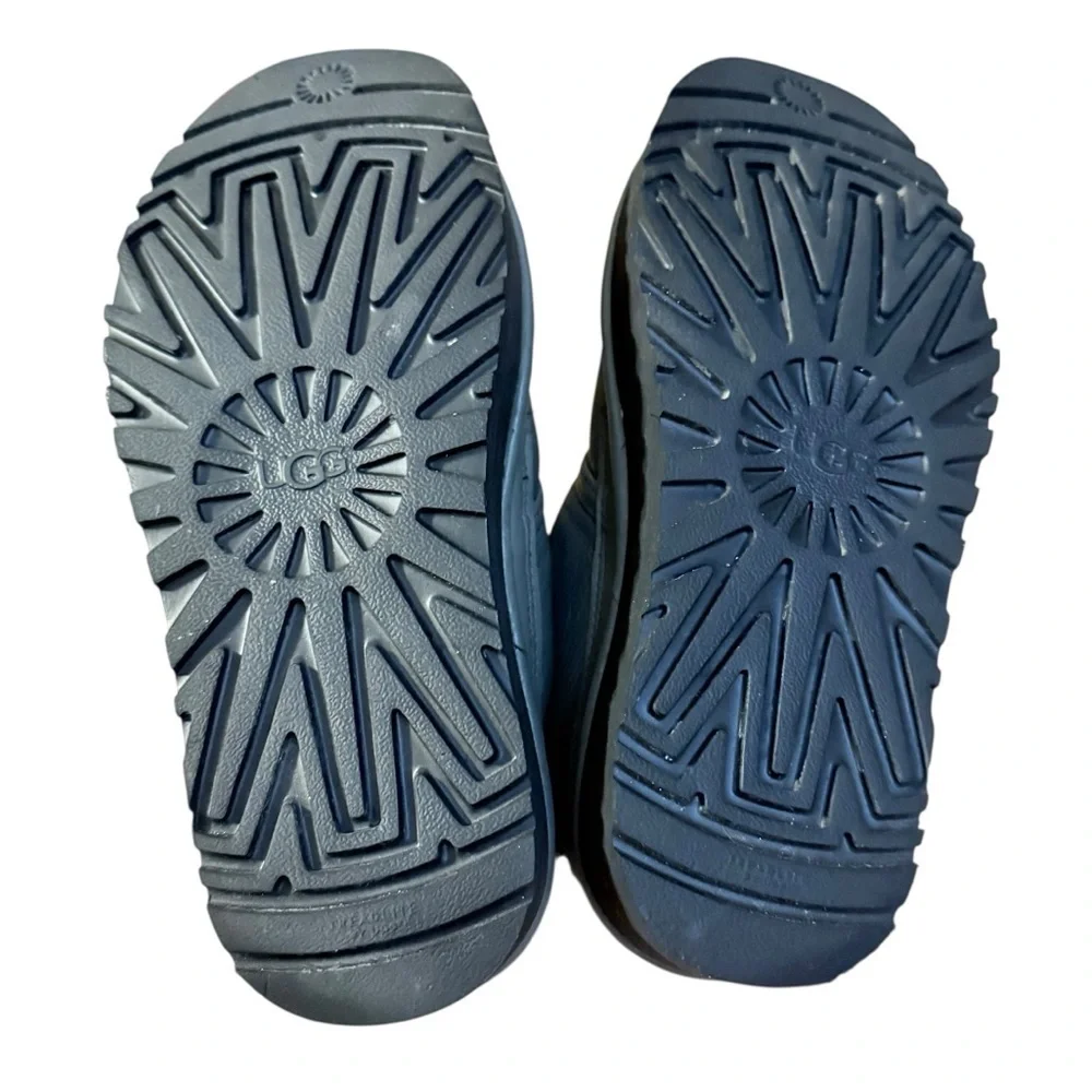 UGG WOMEN NEUMEL PLATFORM ZIP ULTRA MATTE SEAWEED SHOE Size 38/8